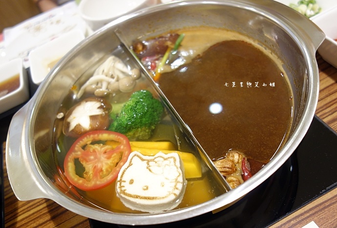 23 Hello kitty 主題小火鍋 涮涮鍋 Shabu Shabu.JPG