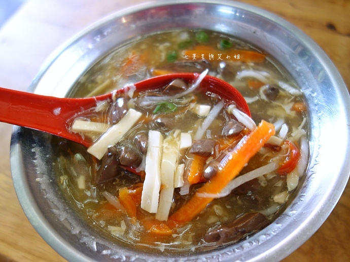 16 萬華陳記蚵仔麵線、李家香腸、海天水餃.JPG 16 萬華陳記蚵仔麵線、李家香腸、海天水餃.JPG