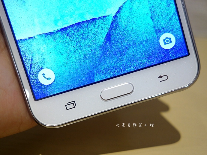 7 Samsung Galaxy J7 大光圈 前閃燈 快啟相機.JPG 7 Samsung Galaxy J7 大光圈 前閃燈 快啟相機.JPG