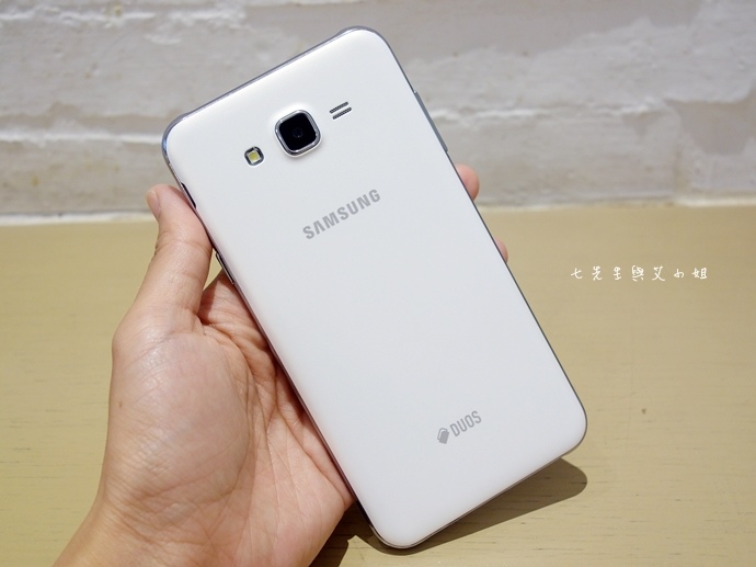 8 Samsung Galaxy J7 大光圈 前閃燈 快啟相機.JPG 8 Samsung Galaxy J7 大光圈 前閃燈 快啟相機.JPG