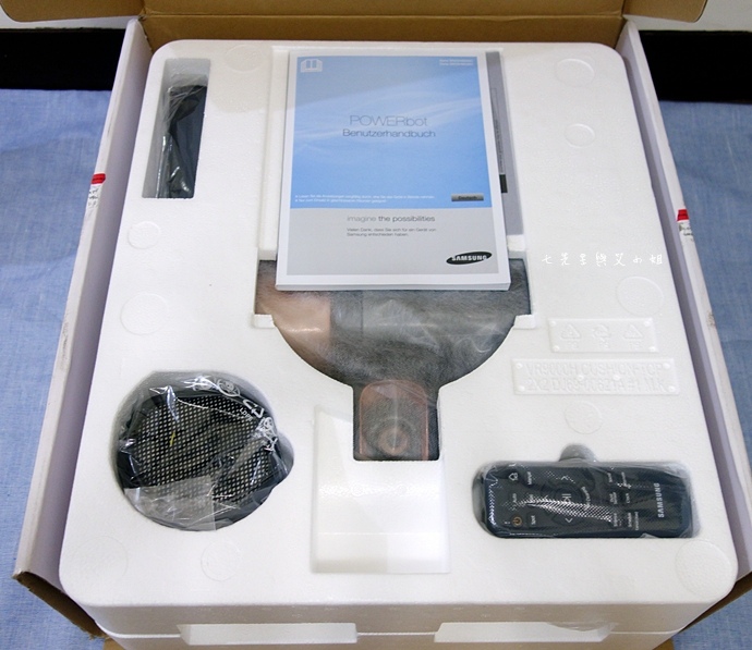 2 Samsung POWERbot 掃地機器人.JPG