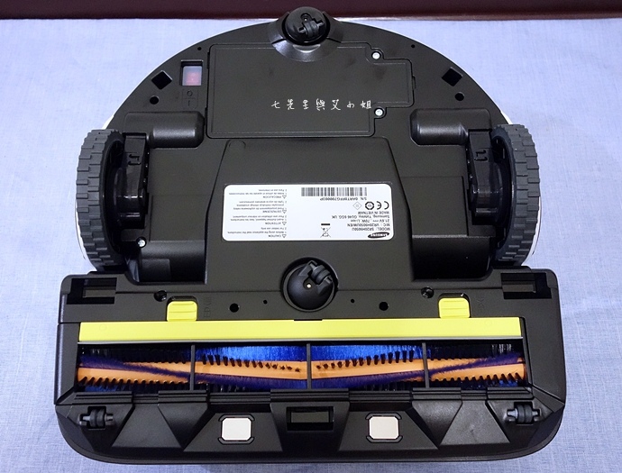 8 Samsung POWERbot 掃地機器人.JPG