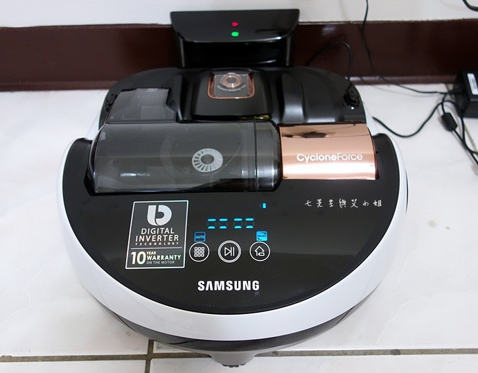 26 Samsung POWERbot 掃地機器人.JPG