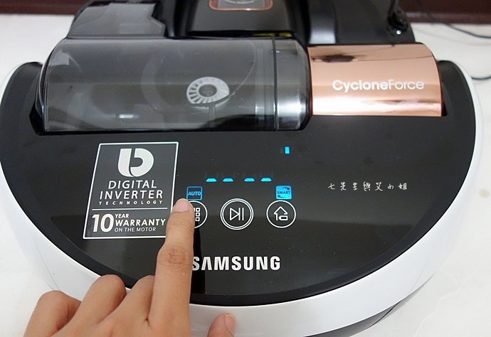 29 Samsung POWERbot 掃地機器人.JPG
