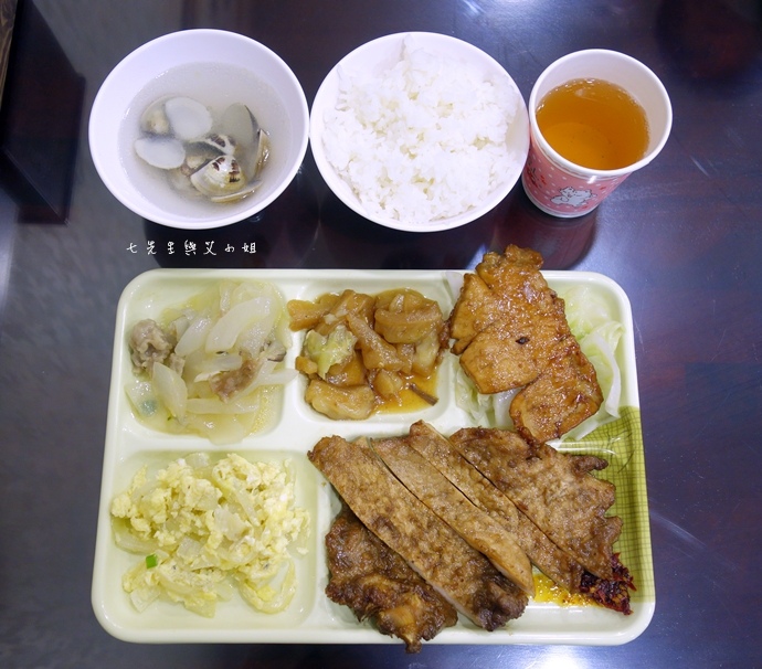 13 荷鑫燒肉飯（台灣1001個故事介紹，高山嚮導碳烤便當）.JPG