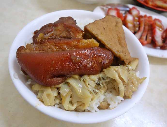 8 源味滷肉飯 淡江大學銅板美食.JPG 8 源味滷肉飯 淡江大學銅板美食.JPG