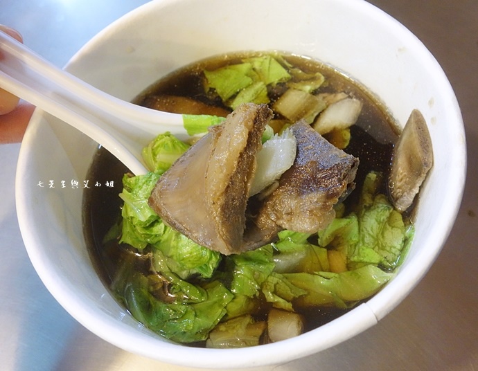 5 羅東夜市美食 阿灶伯 羊舖子 羊肉湯 臭豆腐 炒羊肉.JPG