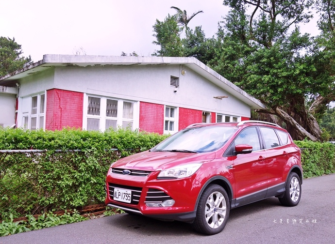 4 Ford Kuga 2.0 時尚經典.JPG