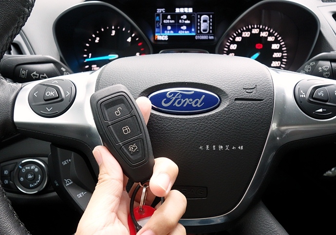 6 Ford Kuga 2.0 時尚經典.JPG