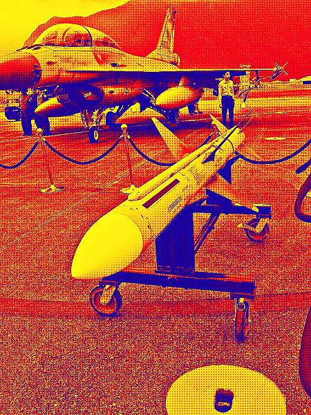AIM-7M 麻雀中程空對空飛彈 AIM-7M 麻雀中程空對空飛彈