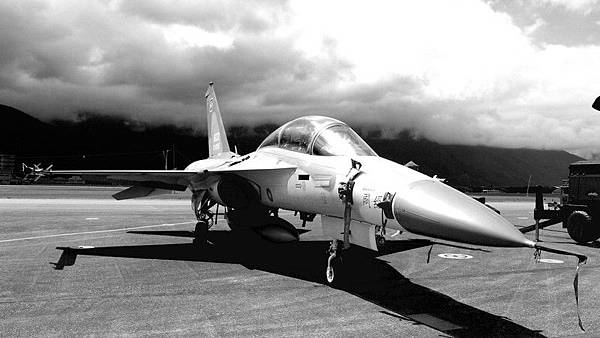 F-CK-1 經國號戰鬥機 F-CK-1 經國號戰鬥機