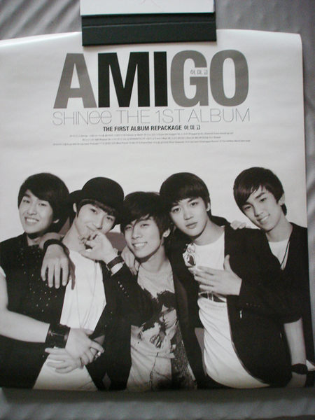 SHINee 第一張韓文專輯 改版【AMIGO】海報63cm*53cm 