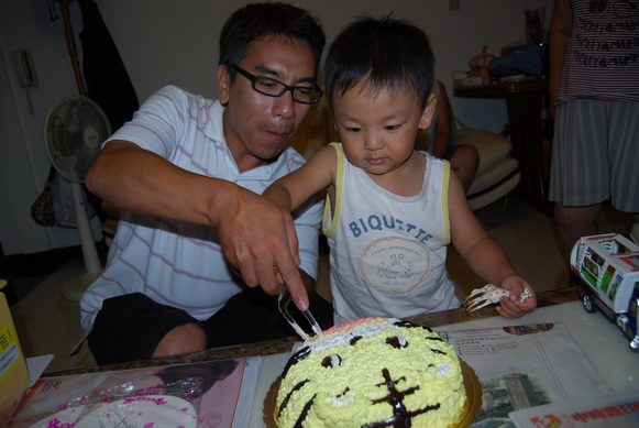 20100828_40 大佟三歲的巧虎cake.JPG