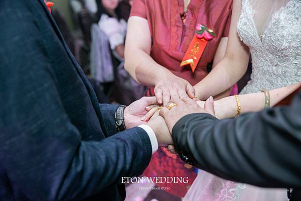 伊頓婚紗士林,士林婚紗工作室,伊頓婚紗,士林伊頓婚紗,伊頓士林店,全家福,拍婚紗,全家福,閨蜜婚紗,個人寫真,情侶寫真,婚禮攝影,婚紗攝影台北, (1).jpg