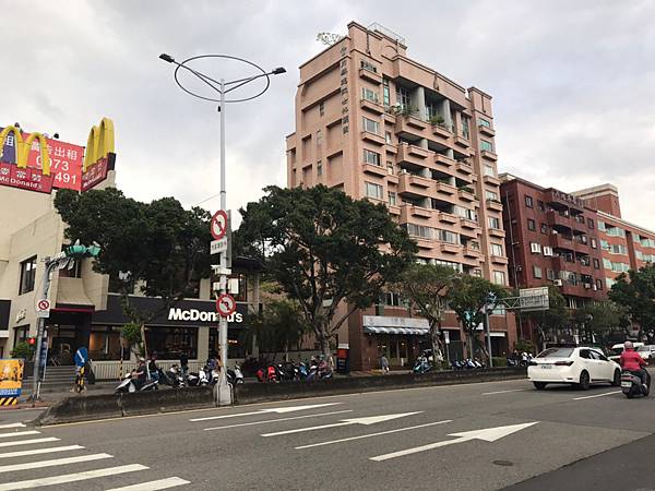 伊頓婚紗士林,士林婚紗工作室,伊頓婚紗,士林伊頓婚紗,伊頓士林店,全家福,拍婚紗,全家福,閨蜜婚紗,個人寫真,情侶寫真,婚禮攝影,婚紗攝影台北, (7).jpg