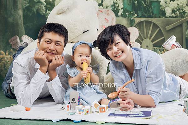 全家福寫真,全家福攝影,全家福寫真台北,全家福寫真推薦,伊頓全家福,全家福照風格,全家福照台南,全家福照桃園,全家福照高雄,全家福拍攝,拍全家福,全家福,全家福照 (12).jpg