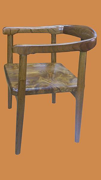 2.日本產原木紋路椅子
