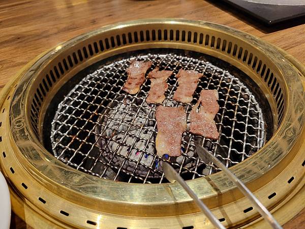 【Foodie】台中燒肉初體驗｜台中西區。茶六燒肉堂