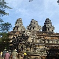 塔凱歐寺-建造過程中,遭雷擊,被視為不吉祥,而停止建造