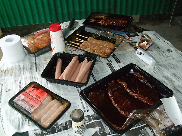 眾多BBQ食材.JPG