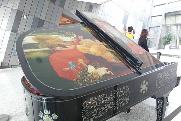 鋼琴上的圖-蘭陽博物館