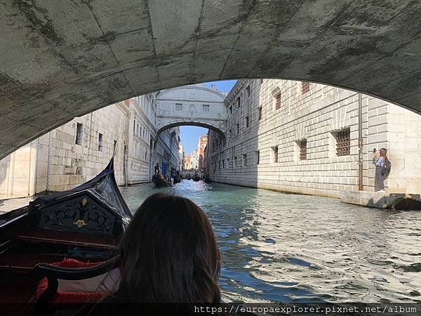 <2023年> 義大利威尼斯乘坐 貢多拉划船 看嘆息之橋 與