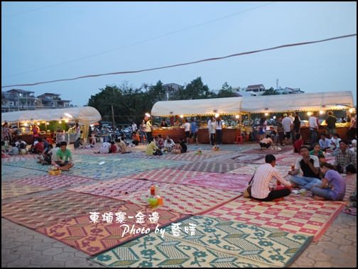 04-004-金邊週末夜市-席地而坐.jpg 04-004-金邊週末夜市-席地而坐.jpg