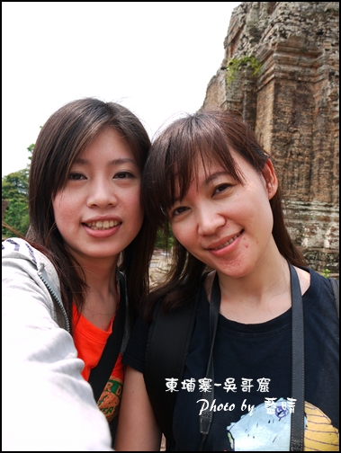 02-017-吳哥窟-東美逢寺-eva和ann自拍.jpg 02-017-吳哥窟-東美逢寺-eva和ann自拍.jpg