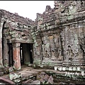 06-035-吳哥窟-寶劍塔-被削鑿掉的佛佗像.jpg
