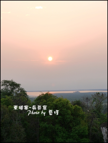 08-008-吳哥窟-巴肯山看日落-長翅膀的夕陽.jpg