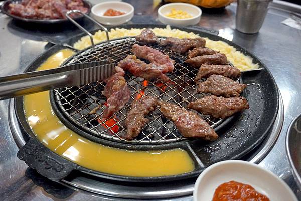 韓國賞櫻 ‧ 鎮海美食《海鷗燒烤（갈매기먹짱）》