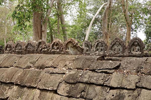 吳哥窟11日︱叢林中沉睡800年的《班提奇馬寺 Bantea