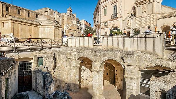 piazza_vittorio_veneto_matera_palombaro.jpg