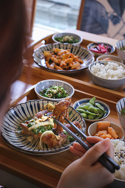 【 宜蘭美食】衷食丨 角落裡的台式定食熱炒，家常菜也要有儀式