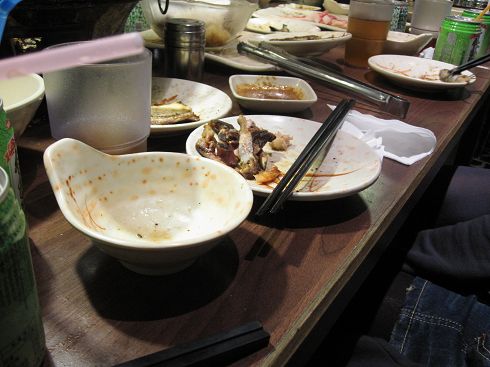杯盤狼藉