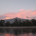 Pokhara ～ 閃金光的 Phewa Lake 和魚尾峰