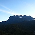 Kinabalu N.P. ~ 清晨從旅館所見神山