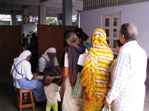 Missionaries of Charity～發放物資