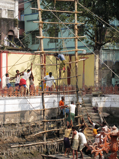 Shwetambar Jain Temple（Kolkata）～依然使用人力在釘樁