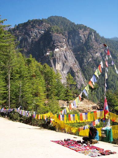 Taktsang Monastery（Paro）～垂掛的五色旗