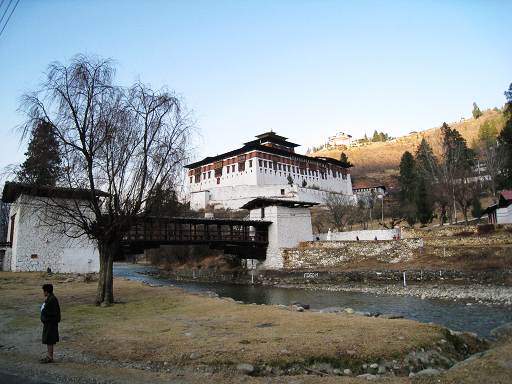 Paro Dzong（Paro）～Paro Dzong 旁的護城河和橋