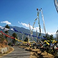 Sangjay Gang（Thimphu）～掛滿經幡的道路