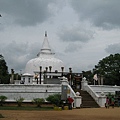 安努拉德普勒（Anuradhapura）～連團友都沒啥興趣的Lankarama Dagoba佛塔