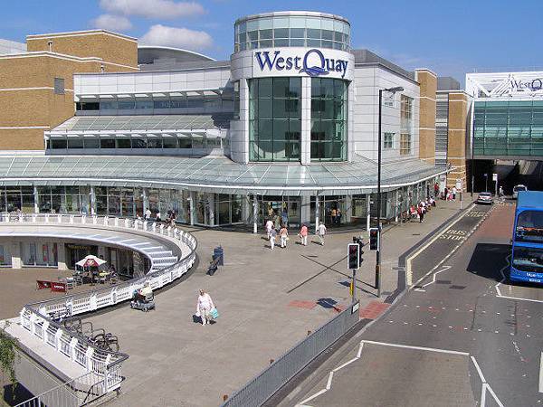 arundel-circus-entrance-to-the-westquay-shopping-centre-207444.jpg