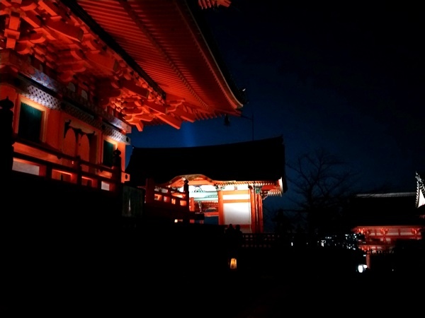 【2018年京都旅行】一個人獨旅賞楓~清水寺賞夜楓