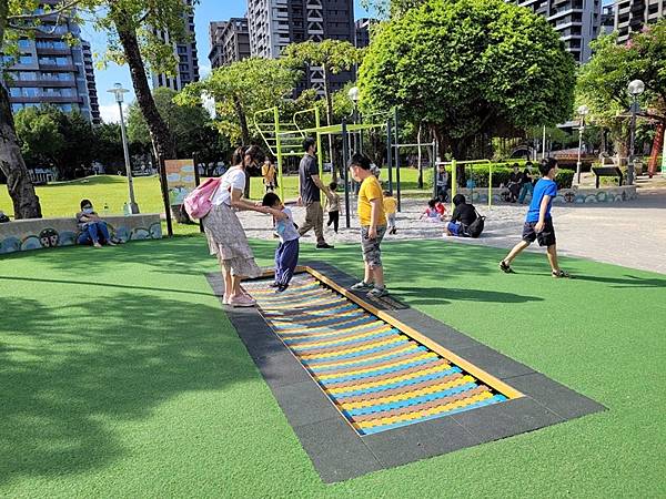 新莊頭前公園