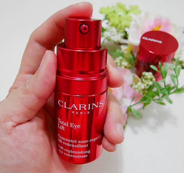 CLARINS 克蘭詩 全效緊緻眼霜3.jpg