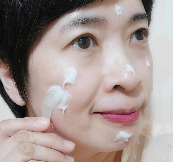 Artistry安麗 賦活亮膚霜6.jpg Artistry安麗 賦活亮膚霜6.jpg