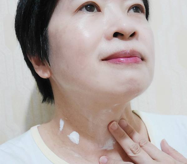 Erwachen醒寤-御光臉部防曬精華乳5-1.jpg Erwachen醒寤-御光臉部防曬精華乳5-1.jpg