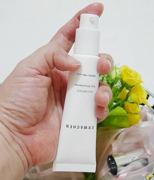 Erwachen醒寤-御光臉部防曬精華乳3.jpg Erwachen醒寤-御光臉部防曬精華乳3.jpg